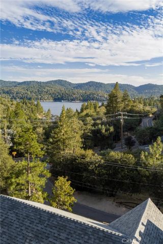 28824 Zion Drive, Lake Arrowhead, CA 92352