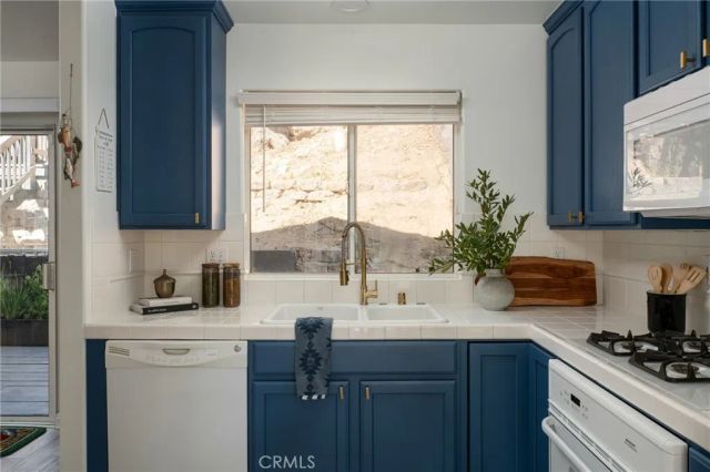 28824 Zion Drive, Lake Arrowhead, CA 92352
