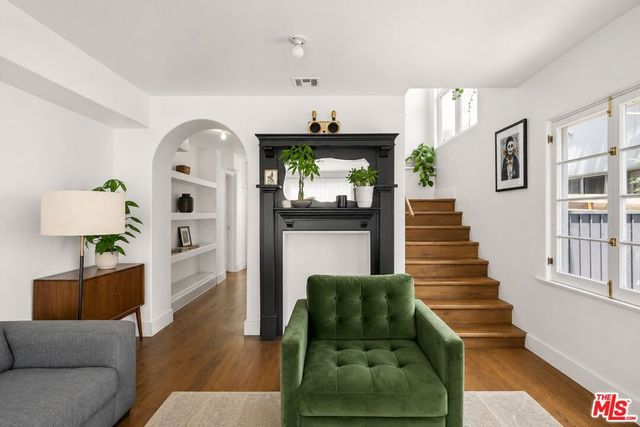 4121 Shelburn Court, Los Angeles, CA 90065