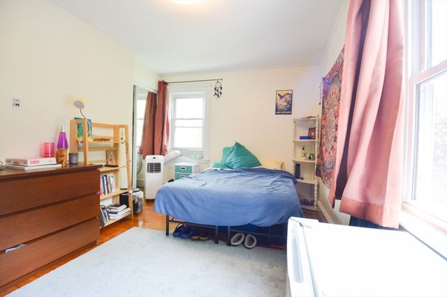 22 Cresthill Rd 22, Boston, MA 02135