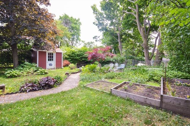 22 Cresthill Rd 22, Boston, MA 02135