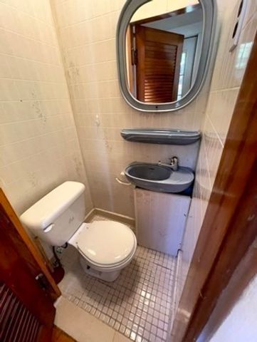 22 Cresthill Rd 22, Boston, MA 02135