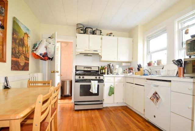 22 Cresthill Rd 22, Boston, MA 02135