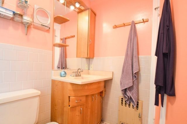 22 Cresthill Rd 22, Boston, MA 02135