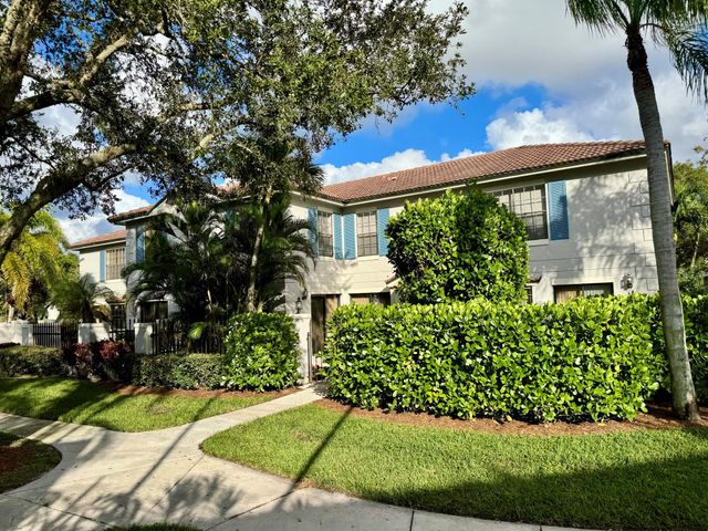 386 Prestwick Circle 3, Palm Beach Gardens, FL 33418