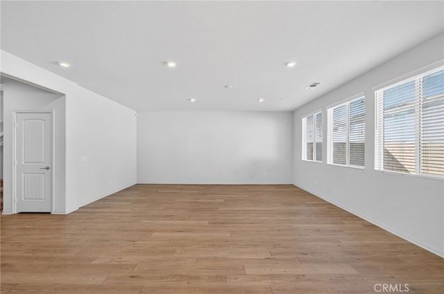 694 Dahlia, San Jacinto, CA 92583