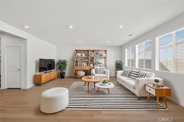 694 Dahlia, San Jacinto, CA 92583