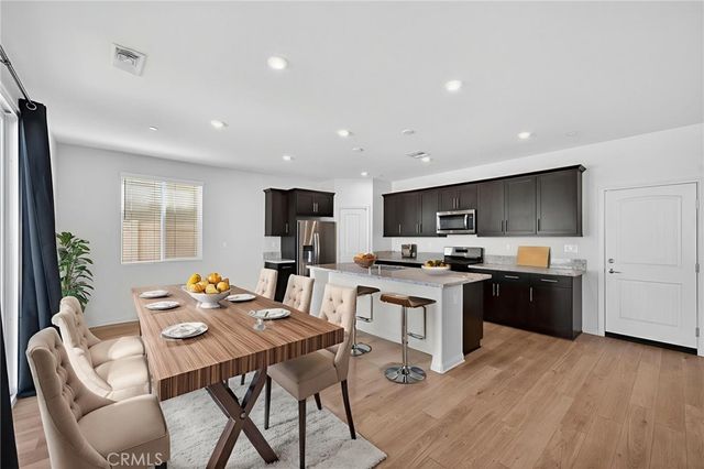 694 Dahlia, San Jacinto, CA 92583