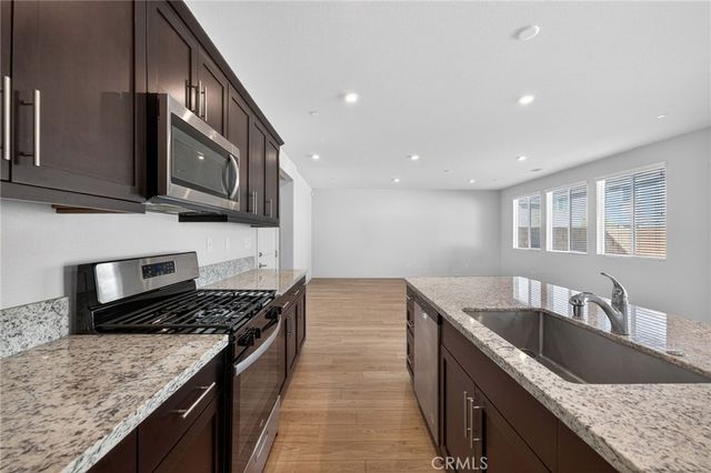 694 Dahlia, San Jacinto, CA 92583