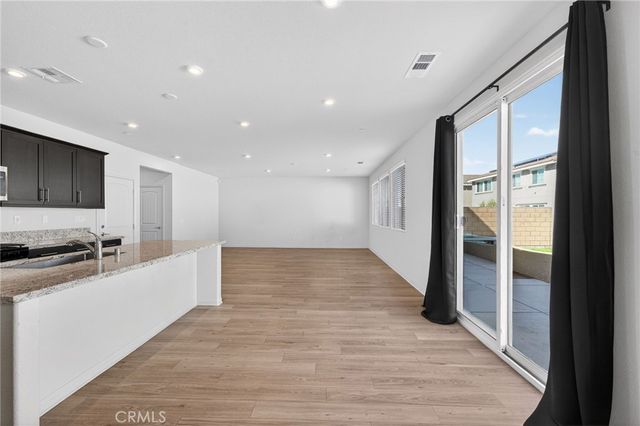 694 Dahlia, San Jacinto, CA 92583