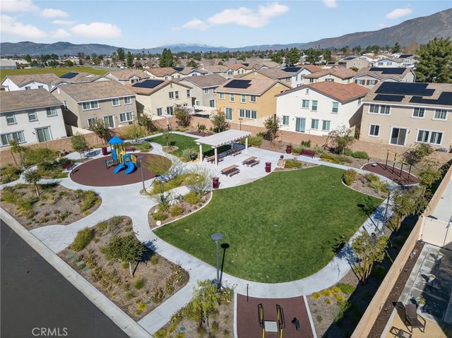 694 Dahlia, San Jacinto, CA 92583