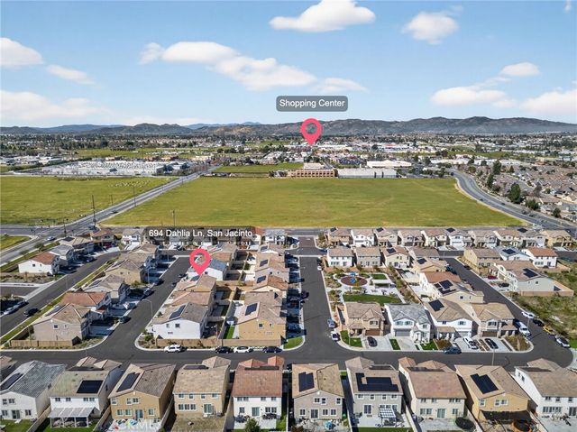 694 Dahlia, San Jacinto, CA 92583