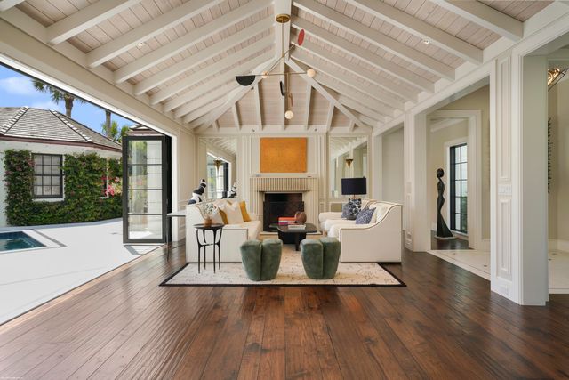 55 Links Road, Jupiter Island, FL 33455