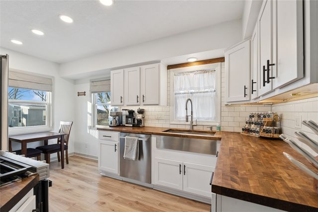 118 SW Arlan Drive, Ankeny, IA 50023