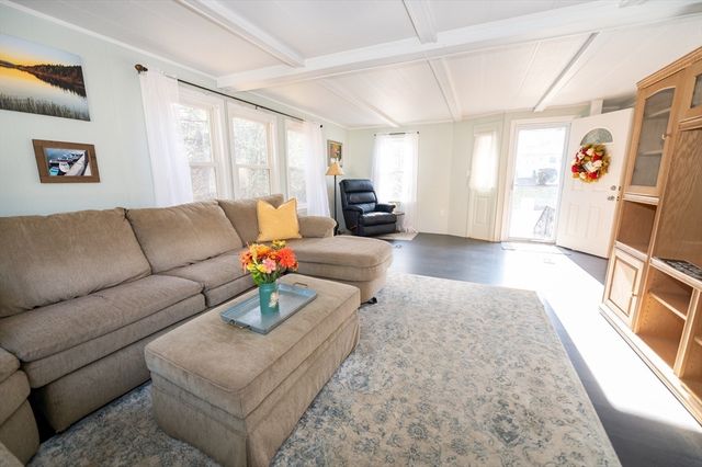 1 Oldfield Drive, Kingston, MA 02364