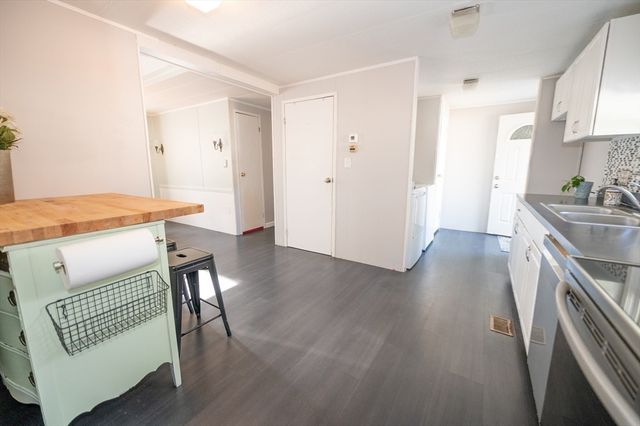 1 Oldfield Drive, Kingston, MA 02364