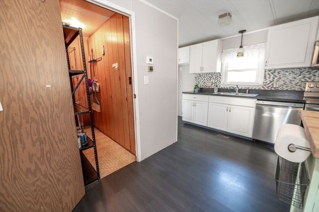 1 Oldfield Drive, Kingston, MA 02364