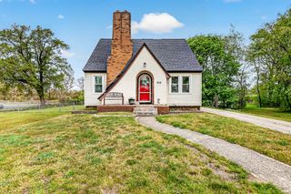 1216 W Broadway Avenue, Roosevelt Park City, MI 49441