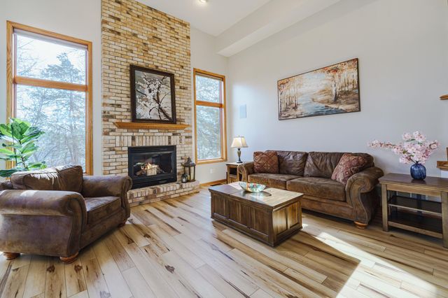 20881 Lake Ridge Drive, Prior Lake, MN 55372