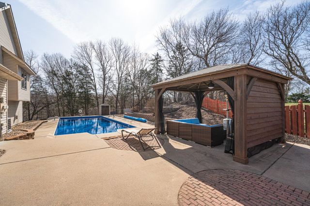 20881 Lake Ridge Drive, Prior Lake, MN 55372