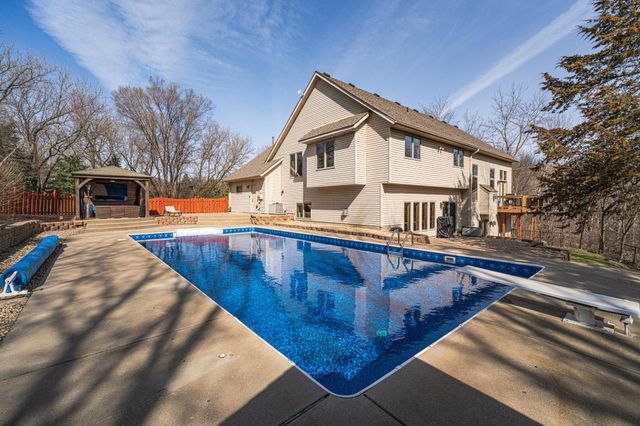 20881 Lake Ridge Drive, Prior Lake, MN 55372
