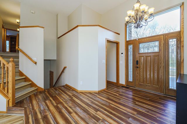 20881 Lake Ridge Drive, Prior Lake, MN 55372
