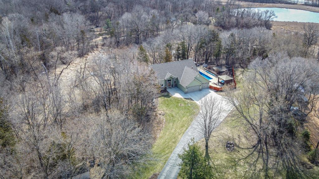20881 Lake Ridge Drive, Prior Lake, MN 55372