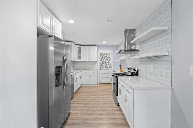 1621 N Columbia Place N, Decatur, GA 30032