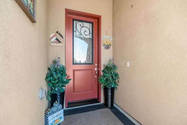 3238 N Rova Court, Visalia, CA 93291