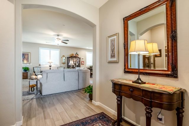 3238 N Rova Court, Visalia, CA 93291