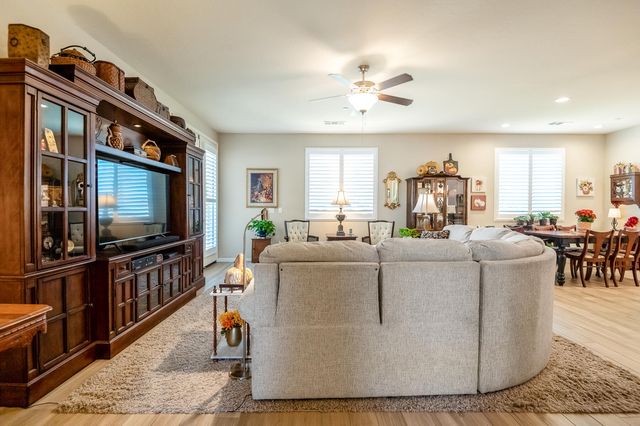 3238 N Rova Court, Visalia, CA 93291