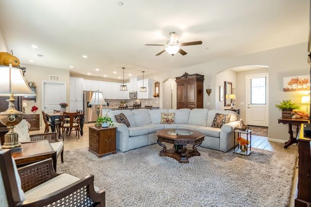 3238 N Rova Court, Visalia, CA 93291