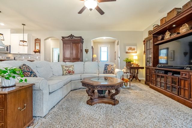 3238 N Rova Court, Visalia, CA 93291