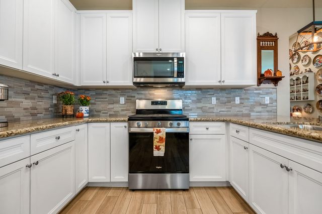 3238 N Rova Court, Visalia, CA 93291