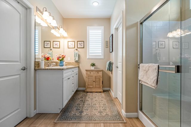 3238 N Rova Court, Visalia, CA 93291