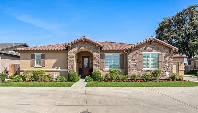 3238 N Rova Court, Visalia, CA 93291