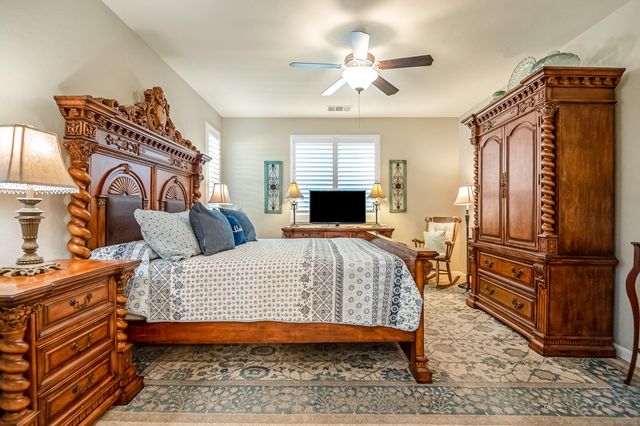 3238 N Rova Court, Visalia, CA 93291