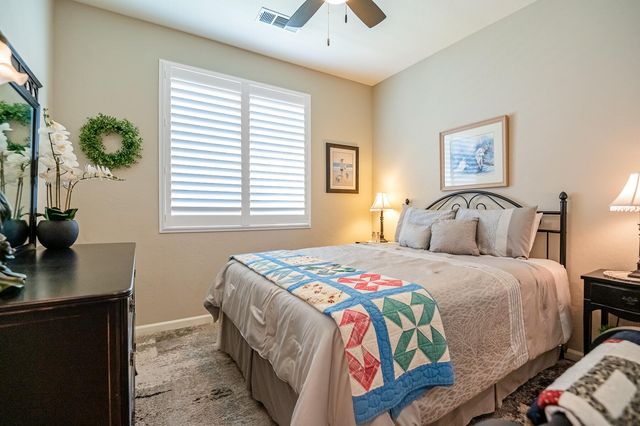 3238 N Rova Court, Visalia, CA 93291