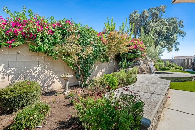 3238 N Rova Court, Visalia, CA 93291