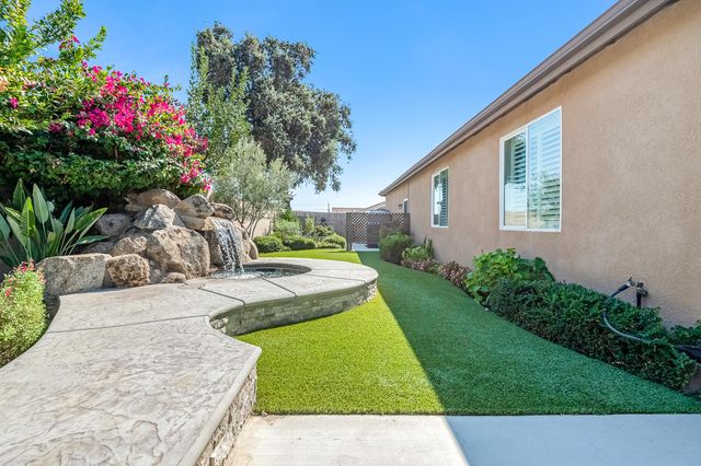 3238 N Rova Court, Visalia, CA 93291