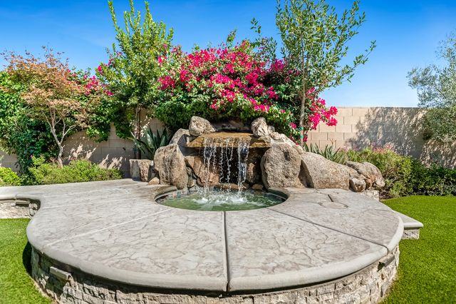 3238 N Rova Court, Visalia, CA 93291