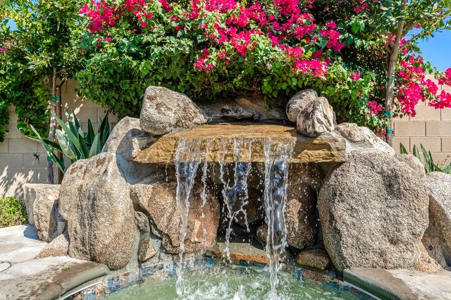 3238 N Rova Court, Visalia, CA 93291