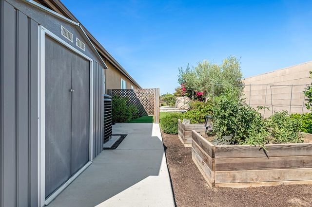 3238 N Rova Court, Visalia, CA 93291