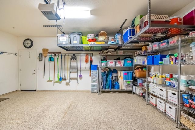 3238 N Rova Court, Visalia, CA 93291