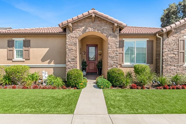 3238 N Rova Court, Visalia, CA 93291