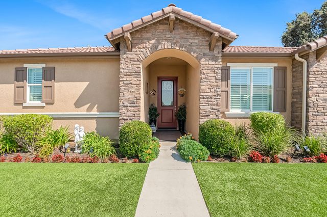 3238 N Rova Court, Visalia, CA 93291