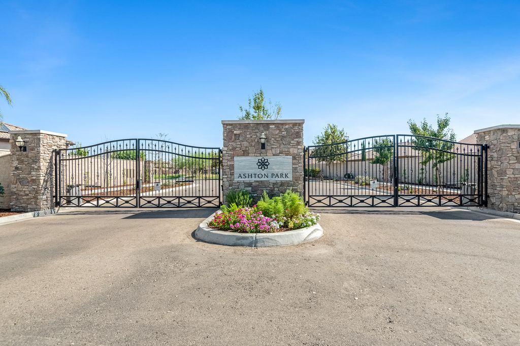 3238 N Rova Court, Visalia, CA 93291