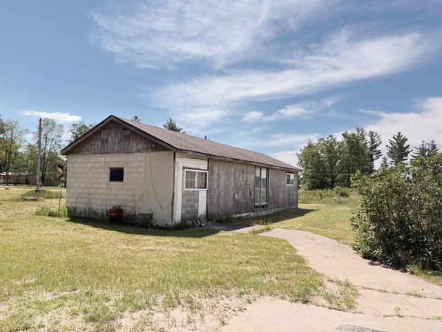 4792 N Clare Avenue, Harrison, MI 48625