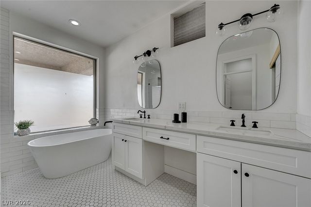 971 Temple View Drive, Las Vegas, NV 89110