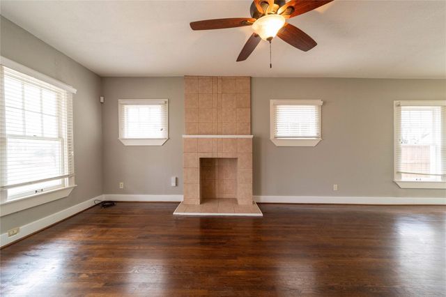 2226 W Rosedale Street S 100, Fort Worth, TX 76110